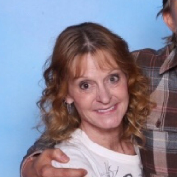 Meet your Posher, Laura - Picture 1 of 1